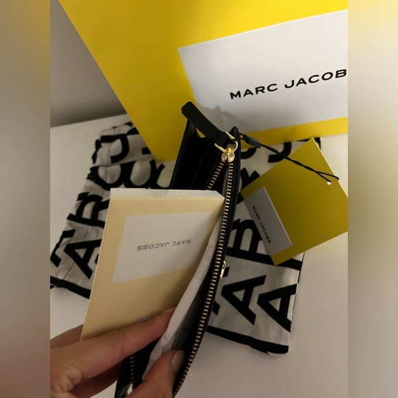 BNWT MARC JACOB’S WRISTLET WALLET - Picture 6 of 8